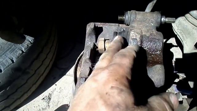 Заклинил суппорт быстры ремонт.