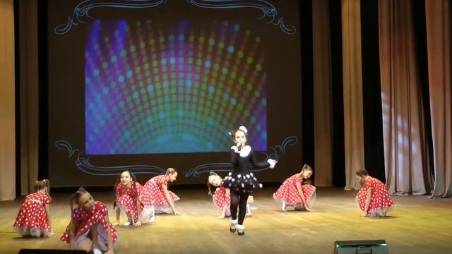 "Доброе утро, кошка". Элина Пузанкова, 8 лет, и хореографический коллектив "Позитиff". 28.11.2013 г смотреть онлайн