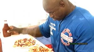 RONNIE COLEMAN EATING BODYBUILDING MOTIVATION