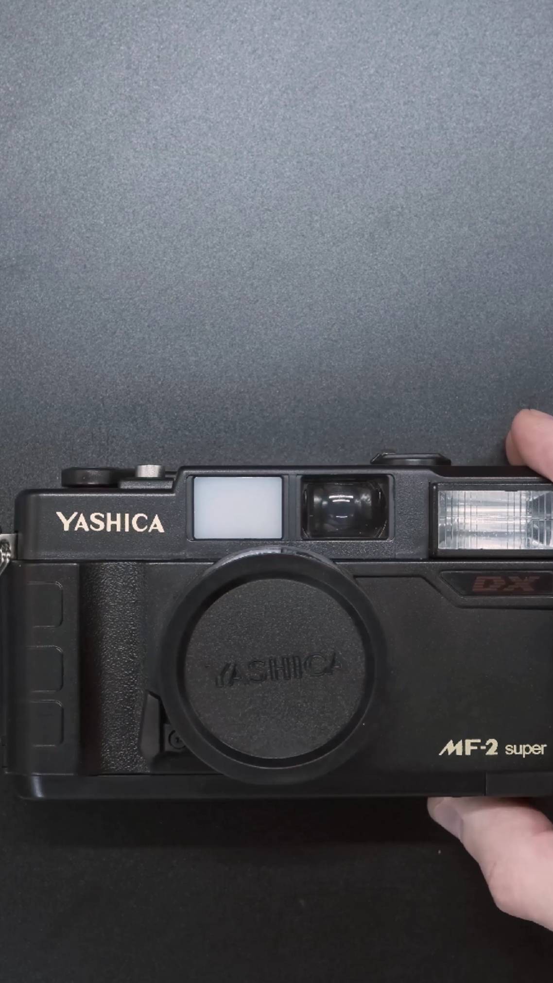 Винтажная плёночная фотокамера Yashica MF-2 Super