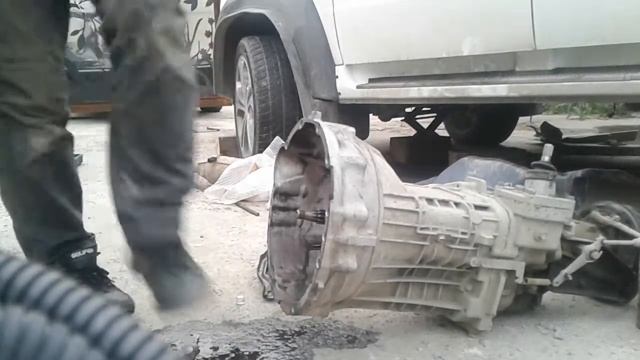 УАЗ ПРОФИ снятие кпп часть 2 смотреть онлайн