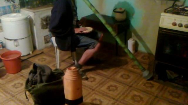 пацан играет на канализационной трубе.mp4 смотреть онлайн
