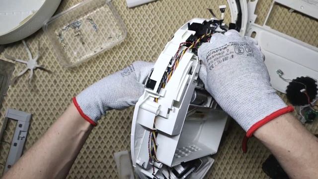 Ремонт робота-пылесоса Xiaomi Mi Robot Vacuum Mop 2 STYTJ03ZHM. Крутится на месте во время уборки. смотреть онлайн