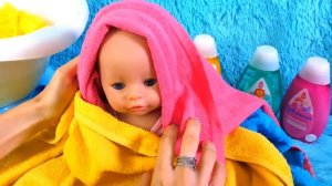 Веселые видео для детей – Пора купаться с Беби Бон и Ам Ням! Моем игрушки с Капуки Кануки