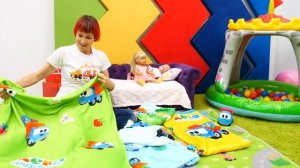 Ухаживаем за Беби Бон Эмили и играем в домино! Веселые видео для детей Капуки Кануки