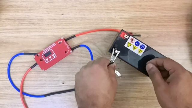 Mini Spot Welder.. Watch It Before You Buy This Crap.. Save Your Money.