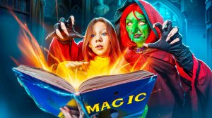 Я нашла настоящею КНИГУ С ЗАКЛАНИЯМИ! Злая ВЕДЬМА отправила меня в другой мир!