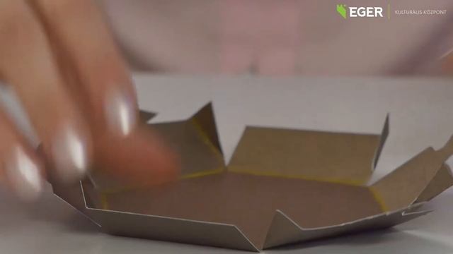 Jeles napok a Felsővárosban - Így készíts otthon karácsonyi lámpást смотреть онлайн