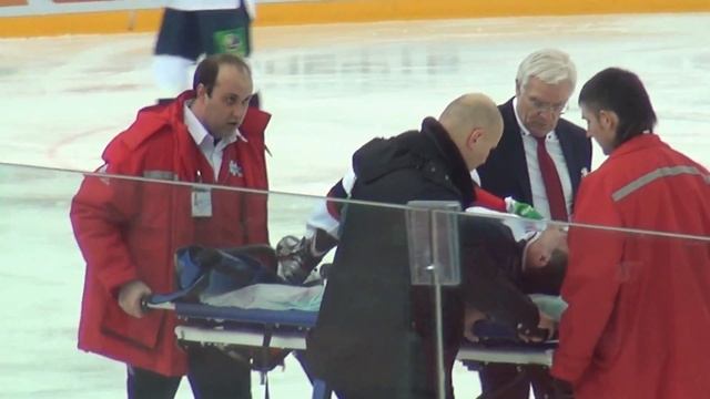 Травма защитника "Слована" Мартина Штайноха смотреть онлайн