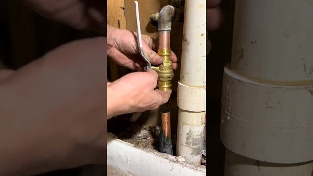 Врезка шарового крана в медную трубу смотреть онлайн