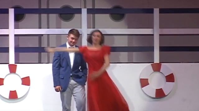 Lily Logan performs "You're the Top" смотреть онлайн