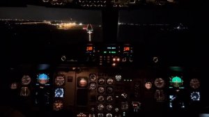 ATR 72 Ночной заход на посадку и руление в Рощино г. Тюмень#aviation #atr72 #landing #trip