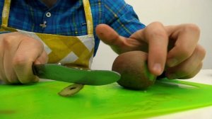 Федя готовит фруктовый коктейль. Развивающие игры.