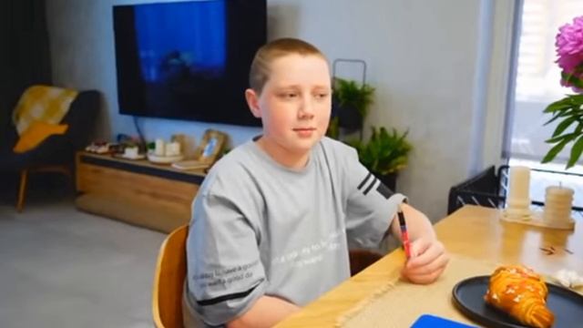 Амелька выбирает ЛУЧШУЮ ЛП! смотреть онлайн