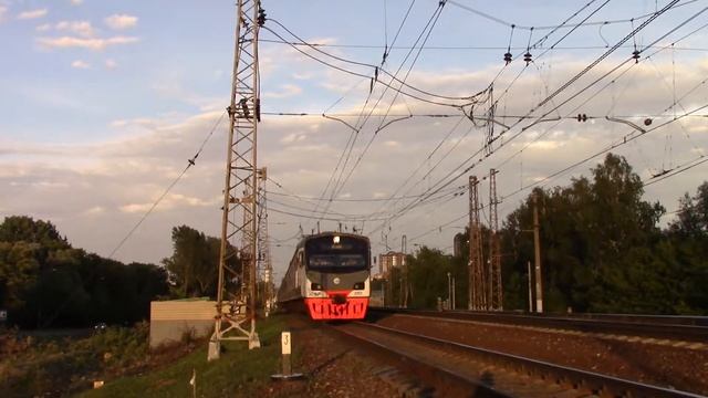 Электропоезд ЭД4МКУ-0151 ЦППК платформа Рабочий Посёлок смотреть онлайн