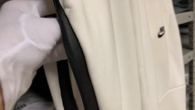 Штаны Nike Tech Fleece белые