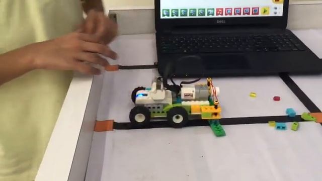 Lego WeDo 2.0 Space Exploration Drill Rover Explained by Dhyey Datta from RoboFunLab Porbandar смотреть онлайн