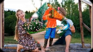 ПОЛЮБИЛА ГАРМОНИСТА исп Людмила Зеленина Сл  Т Чап  Муз  В Петрищева  Монт  видео А Лебедева от 30