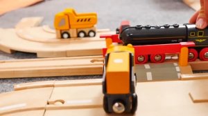 Поезда и машинки - Развивающий видео - Железнодорожный переезд