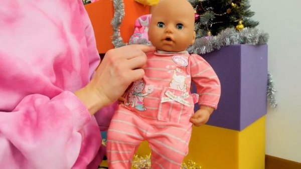 Кукла Беби Анабель празднует Новый год! - Мультики игрушки для детей. Весёлые игры с Baby Annabell