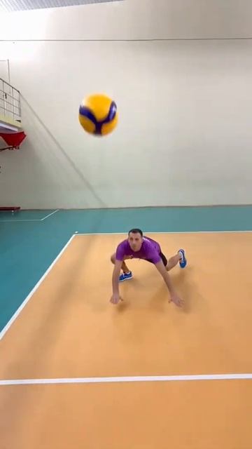 Как называется приём ? 🏐✋#волейбол #защита #прием