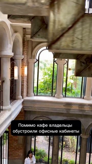 КАФЕ-ЗАМОК в Бангкоке 🏰 #бангкок #замок #realfoodmovement #таиланд #тай #bangkok #thailand #travel смотреть онлайн