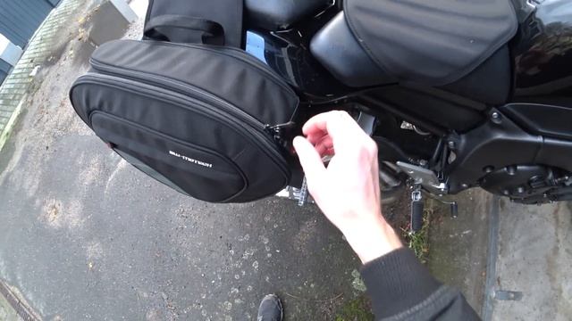 SW-Motech Blaze Semi-Rigid Panniers TESTED on FZ1-N смотреть онлайн