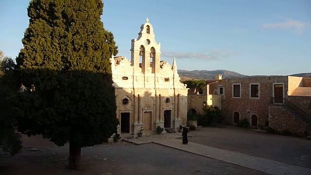 Bells ringing in Moni Arkadiou, Crete HD смотреть онлайн