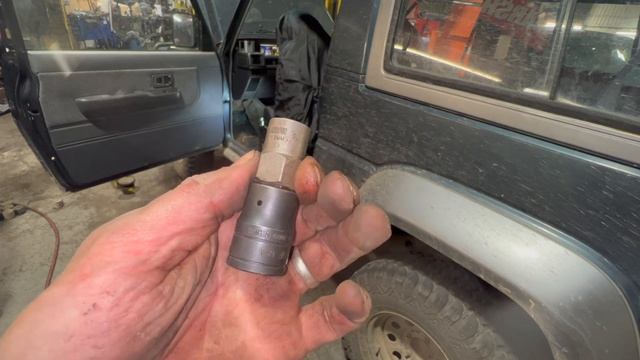 Daihatsu Fourtrak / Rocky Body lift guide смотреть онлайн