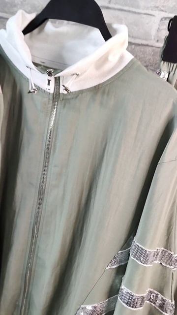 Костюмы, Блузки, Кофты, Плащи, Пальто производства Италия, переходите в телеграм канал👍 смотреть онлайн