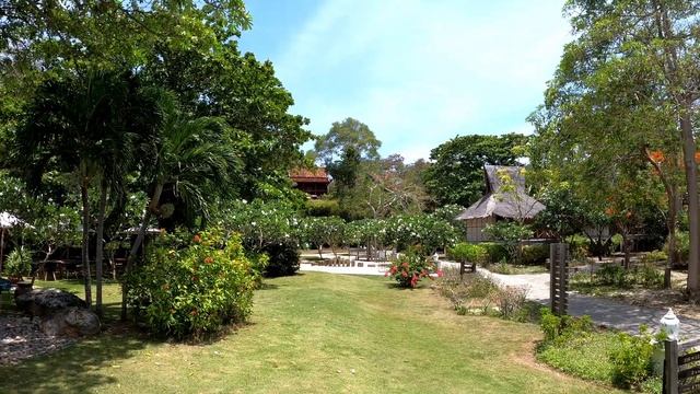 SAii Phi Phi Island Village смотреть онлайн