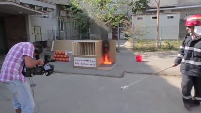 Elide Fire Ball Extinguisher смотреть онлайн