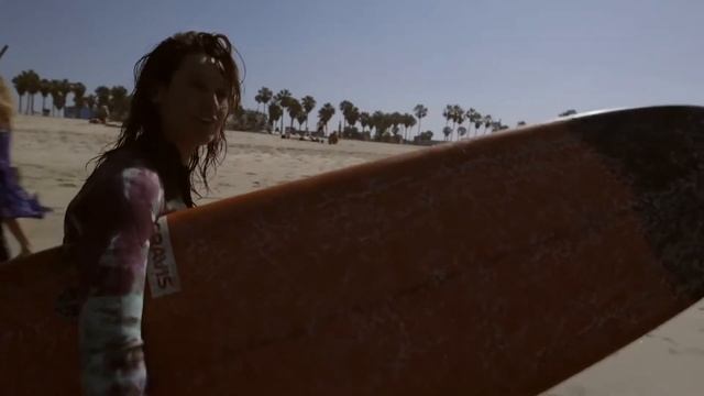 ► Surfing Around With KASSIA MEADOR   By Yoox Com