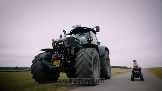 Rolly Toys rollyFarmtrac Deutz Agrotron 7250 TTV WARRIOR 710348 - Детский педальный трактор смотреть онлайн