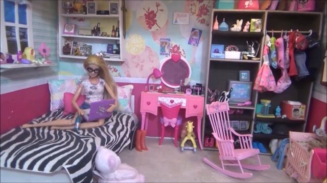 Barbie House tour 2021 (English video) смотреть онлайн