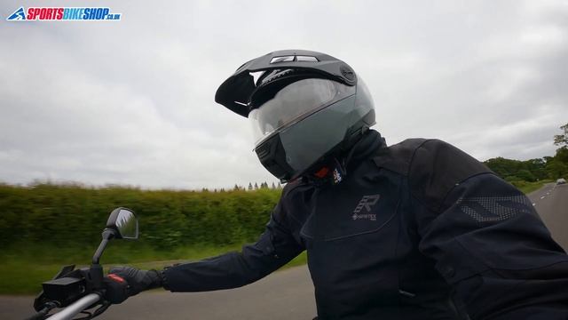 Schuberth E2 helmet review - adventure flipfront tested смотреть онлайн