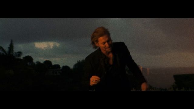 Wilder Woods - Electric Woman (Official Visualizer) смотреть онлайн