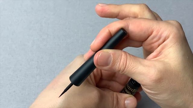 Бархатная матовая подводка для век ENERGIA MATE от NINELLE смотреть онлайн