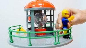 Распаковка игрушек из мультика Пожарный Сэм - Полный порядок 4