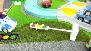 Робокар Поли! Помогаем Брунеру!  Игрушки для детей