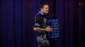 Смуглянка! Эх развернись баян!