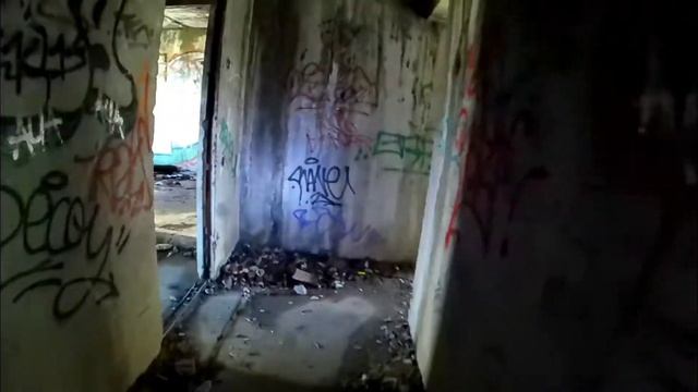 Недостроенный 9-этажка + очень жуткий подвал смотреть онлайн