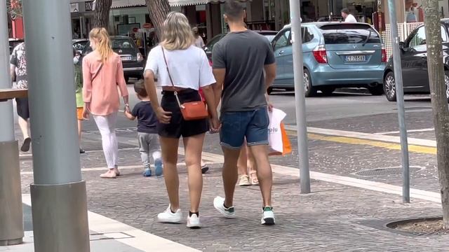 What People are wearing in Italy￼ смотреть онлайн