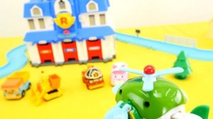 Игрушечные машинки из мультфильма Робокар Поли и их новая станция