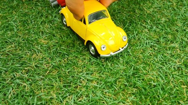 Халк и Железный Человек попали в аварию! Видео про машинки для мальчиков смотреть онлайн