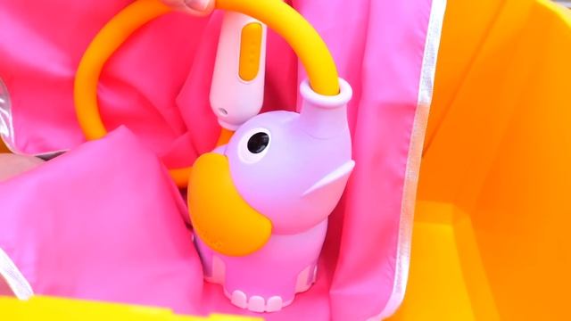 Беби Аннабель и Маша Капуки в бассейне! Сборник Беби Бон - Видео для девочек смотреть онлайн