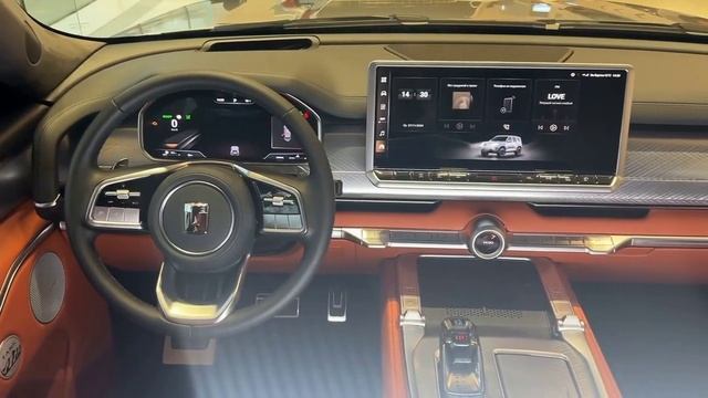 TANK 700, серебряный металлик смотреть онлайн