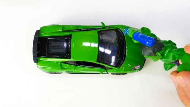 Машины супергероев СЛОМАЛИСЬ! Видео про машинки для детей смотреть онлайн