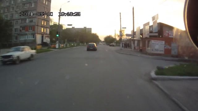 Дебил спешит на тот свет!... смотреть онлайн