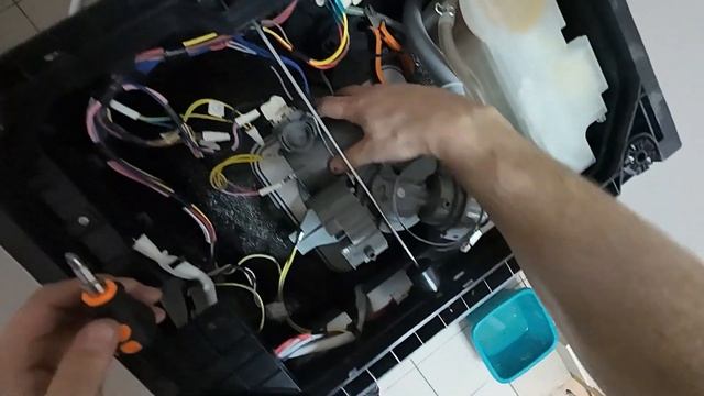 Посудомойка Hansa - нет давления в камере.